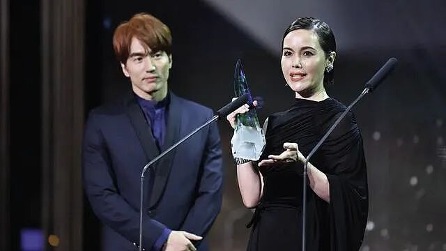 55岁拼第四胎？插足好友婚姻被当众骂不要脸，下嫁普男7年才办婚礼，连拼三胎得男接着生？（组图） - 12
