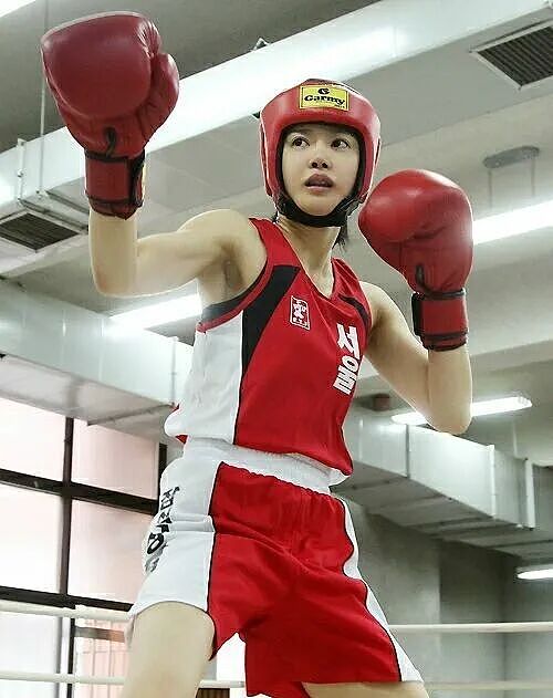 韩性感金刚芭比官宣2胎!“去前夫留子”用冷冻胚胎生女,孕前体脂8%,曾背长子爬喜马拉雅山(组图) - 7