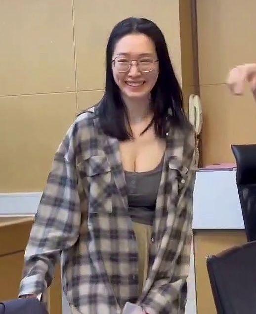 太子集团豪乳特助刘纯妤被肉搜,有惊人发现(组图) - 1