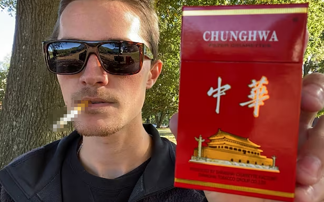 抽中国烟，喝中国酒，老外沉迷“中式街头”（组图） - 12