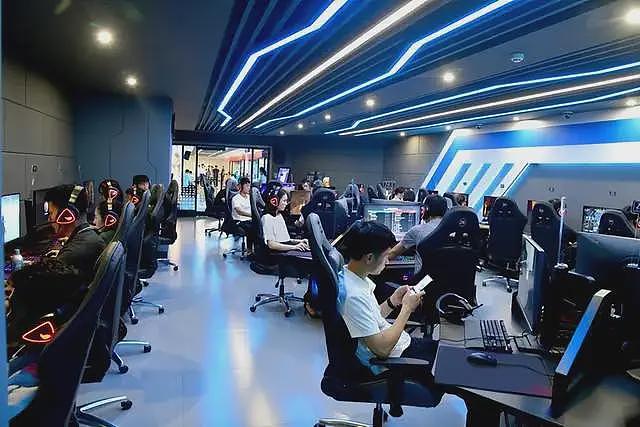 朝鲜网吧开业人满为患,都能玩什么游戏?打使命召唤?(组图) - 3