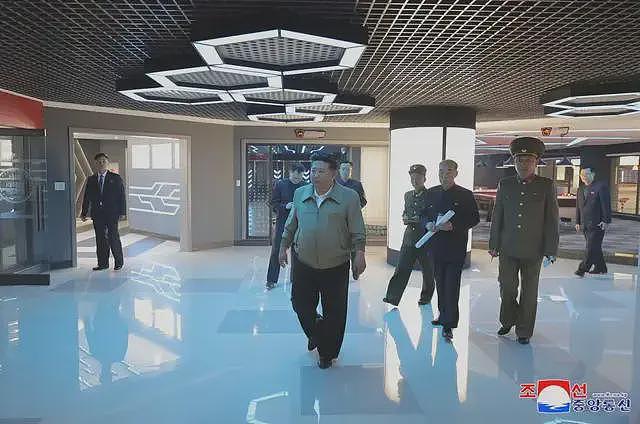 朝鲜网吧开业人满为患,都能玩什么游戏?打使命召唤?(组图) - 1