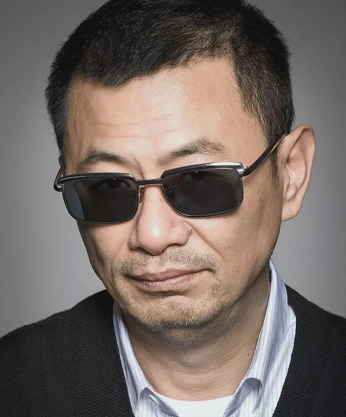 陪玩陪睡只是开胃菜，袭警、舔手指、集体嫖娼，背后的事捂不住了（组图） - 3