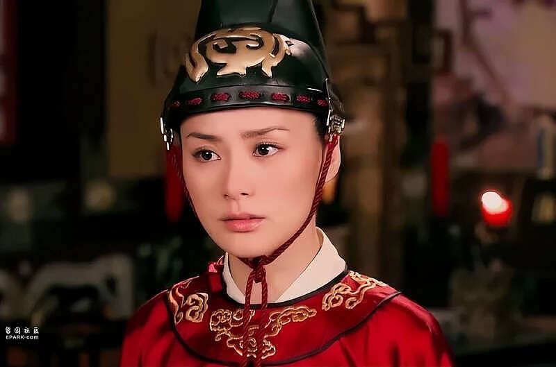刘晓庆怒批“数字”女演员不背台词，被扒疑似阿娇（组图） - 14