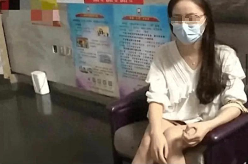 4女生KTV点男模陪一整晚只给500，被揍后正脸曝光长相和行太为反差（组图） - 4