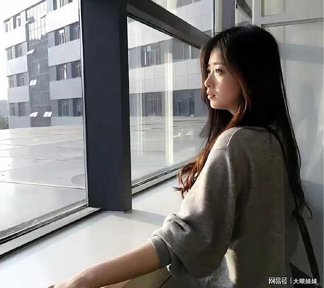 女演员的气质很重要,40岁童瑶与42岁蒋欣站一起对比很明显(组图) - 1