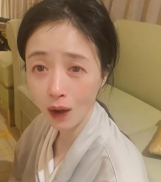 钱再多有什么用？42岁暴瘦脱相崩溃大哭的蒋欣，给所有人提了个醒（组图） - 11