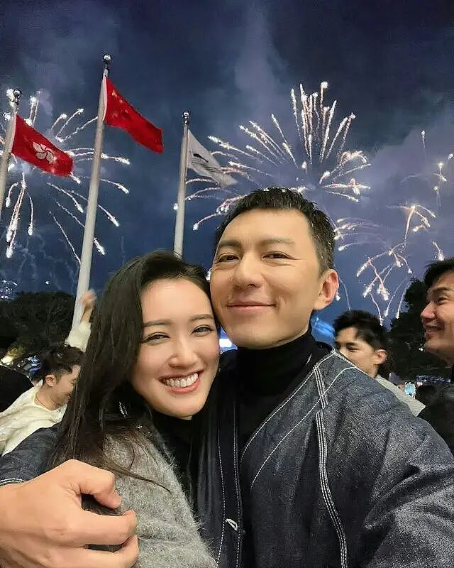 44岁TVB男星再当爸，港姐太太二胎诞下小儿子，因公司人事变动曝光率骤减（组图） - 1