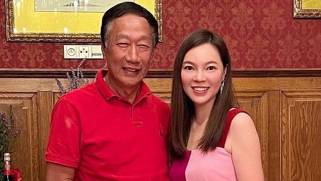曝郭台铭母亲去世次日妻子提前过生日，曾馨莹发文否认晒合照悼念（组图） - 1