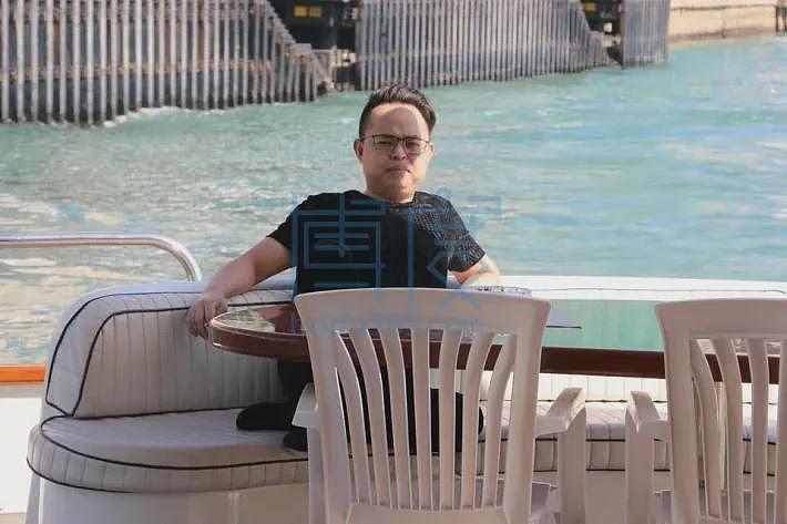 中国大佬竟持有侏罗纪恐龙化石？逃亡英国被查抄（组图） - 2