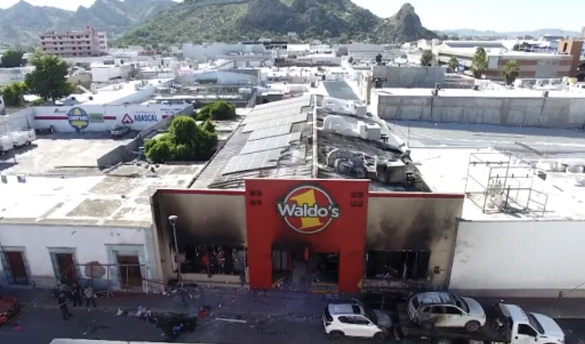 35死伤! 全国连锁店爆炸,烈焰吞噬建筑 ,火人爬行数米,倒地惨死(组图) - 1