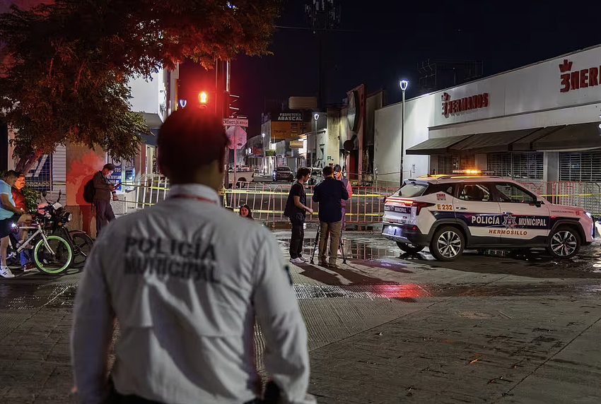 35死伤! 全国连锁店爆炸,烈焰吞噬建筑 ,火人爬行数米,倒地惨死(组图) - 3