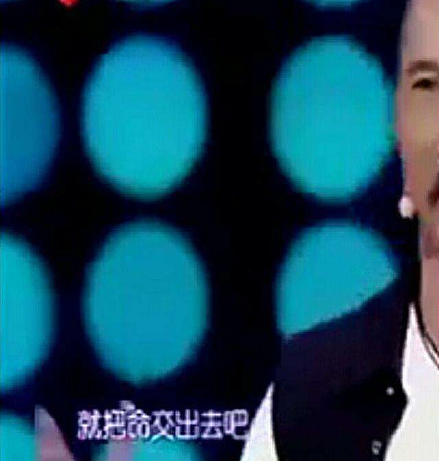 难忍阶层滑落为名利手段百出,60岁突然大搞婚礼笼络上流人脉,被娇妻拿捏变虚荣儿子不愿认?(组图) - 16