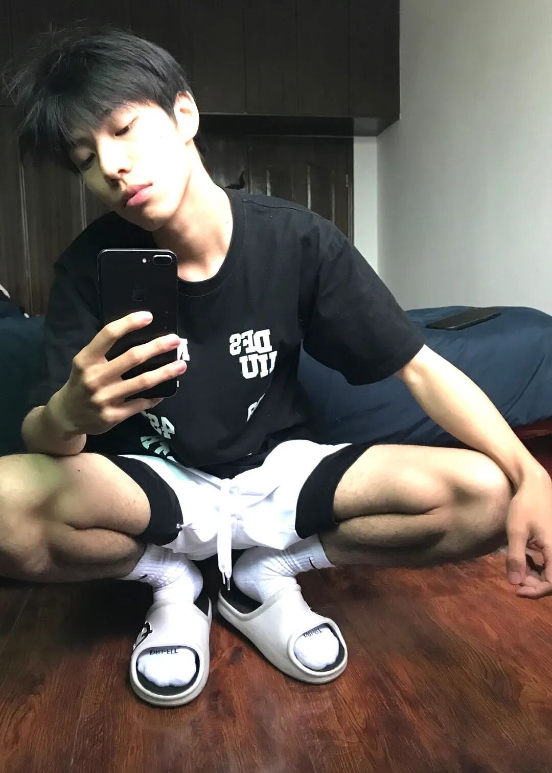 【帅哥】黑魂御用白袜黑皮猛男，看一眼就让人欲罢不能...（组图） - 10