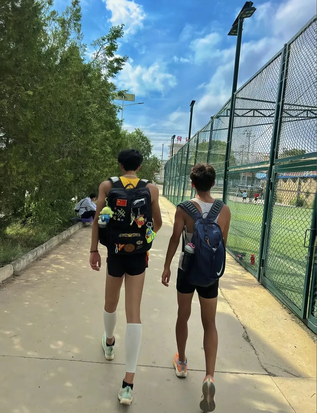 【帅哥】山东189田径校队体育生男高,全校公认的钻石男...(组图) - 2