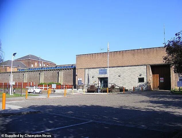 英国男子盗窃入狱,狱中遭狱友攻击,状告英国政府后获赔500万英镑!网友吵翻(组图) - 4