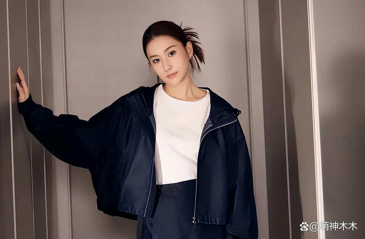 窦骁何超莲澳洲旅游被偶遇!女方冲浪心情大好,窦骁喝咖啡满脸愁容(组图) - 11