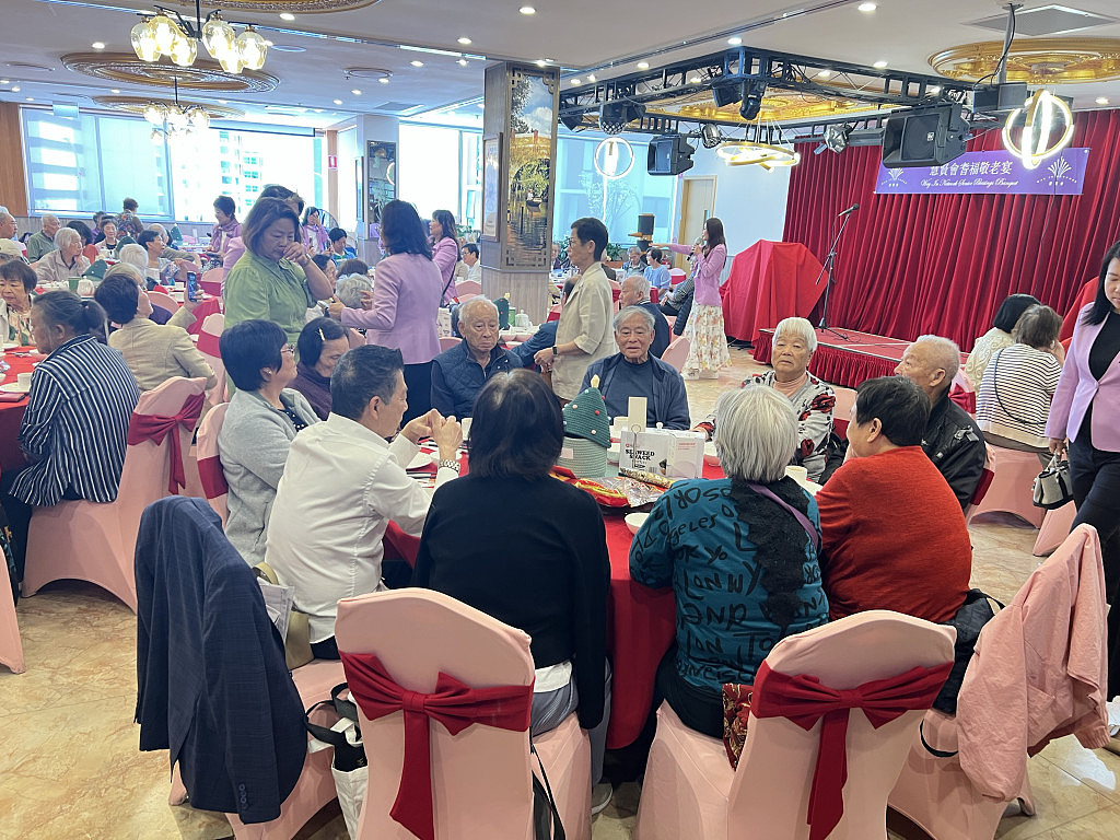 弘扬敬老爱老中华传统美德，慧贤会办 2025年耆福敬老宴（组图） - 7