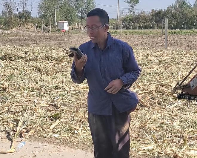 传农民歌手李根去世!曾凭《快乐老家》走红,被网友称灵魂歌手(组图) - 17