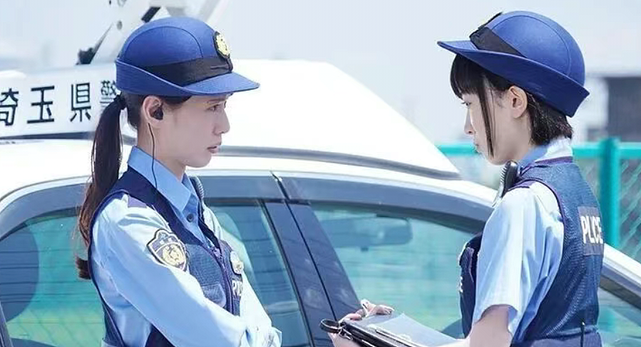 忍不住了:2名日本警察深夜值班在休息室发生“人与人的连接” (组图) - 6