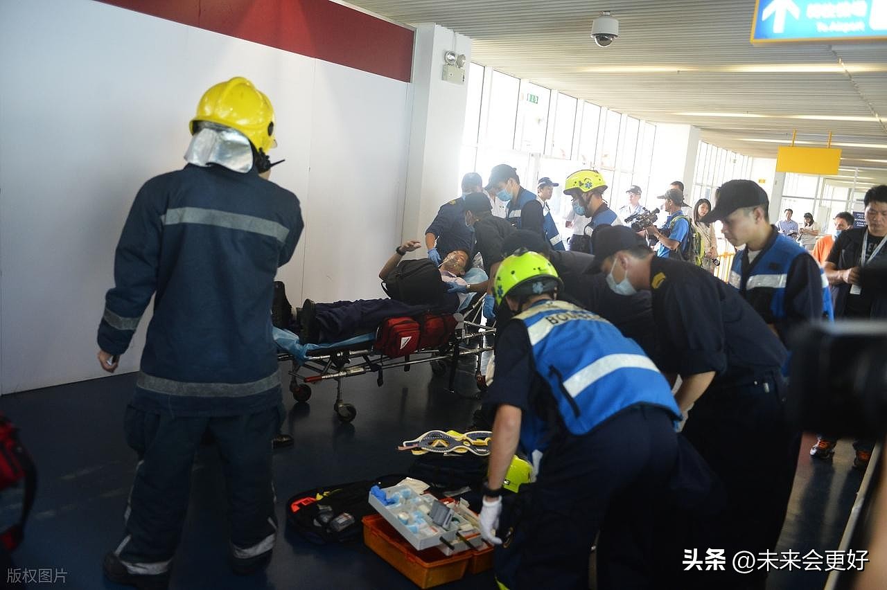山东威海两船相撞致一船沉没!8人失联1人被救起(图) - 5