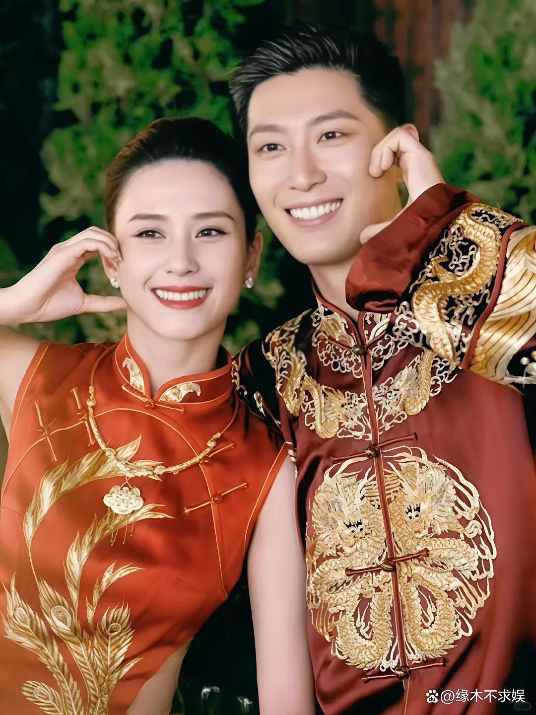 窦骁何超莲跑澳洲约会，餐厅接吻放得开，婚前高调婚后低调太反常（组图） - 1