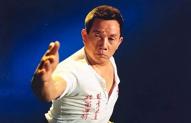 刘家良骨灰被盗后续！6000万赎金降到700多万，16人集体上山寻找（组图） - 2