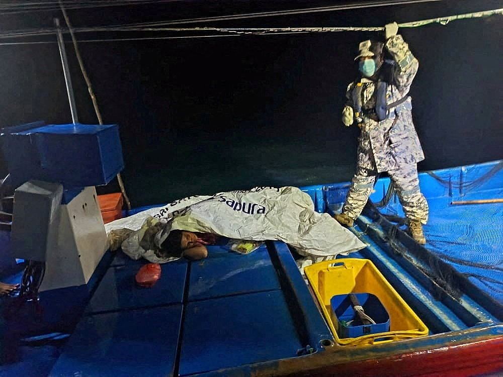马来西亚:载百名罗兴亚人偷渡船沉没,7死13人获救,其余失踪(组图) - 2