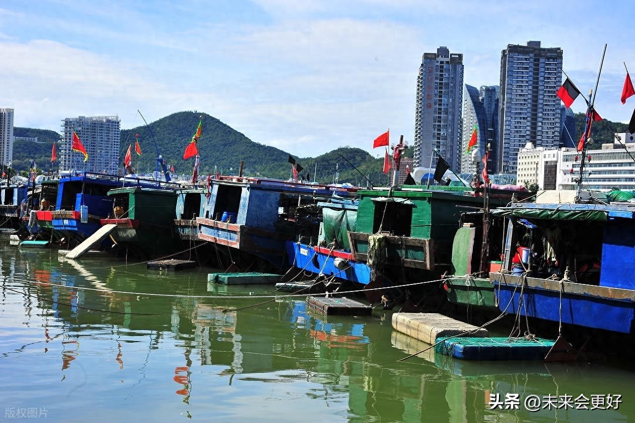 山东威海两船相撞致一船沉没!8人失联1人被救起(图) - 2