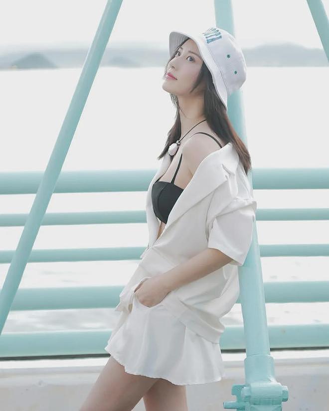 【美女】好美好性感,酥胸半露大秀事业线,性感撩人,这身材冲击力十足(组图) - 20
