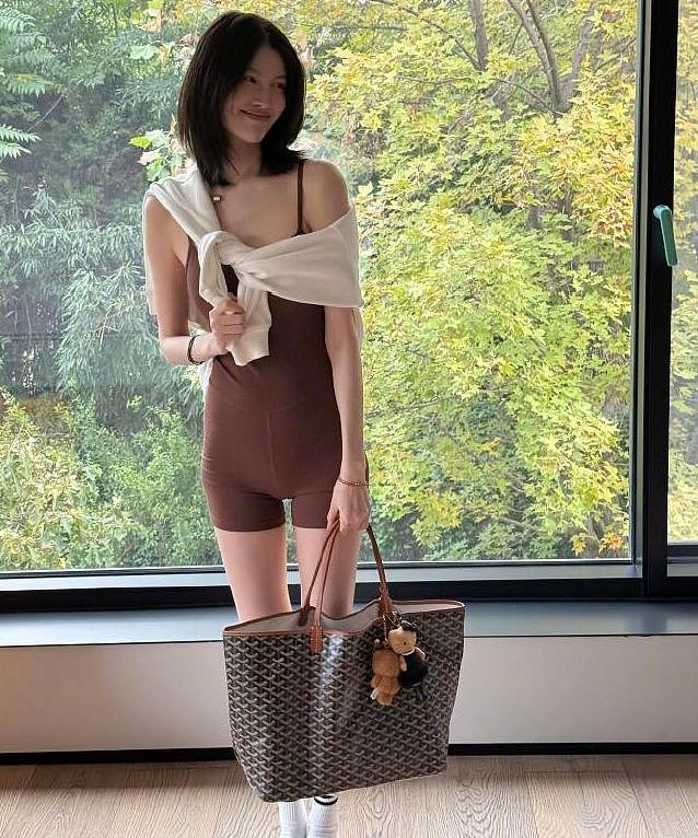 何穗首晒产后美照!身材苗条丰满,被质疑传递焦虑,本人连忙删图(组图) - 14