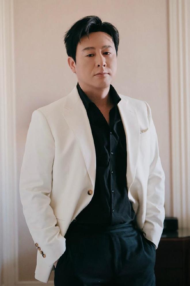 演员张颂文被曝聚餐救人获赠锦旗：这事太小了，换谁都会这样做的（组图） - 6