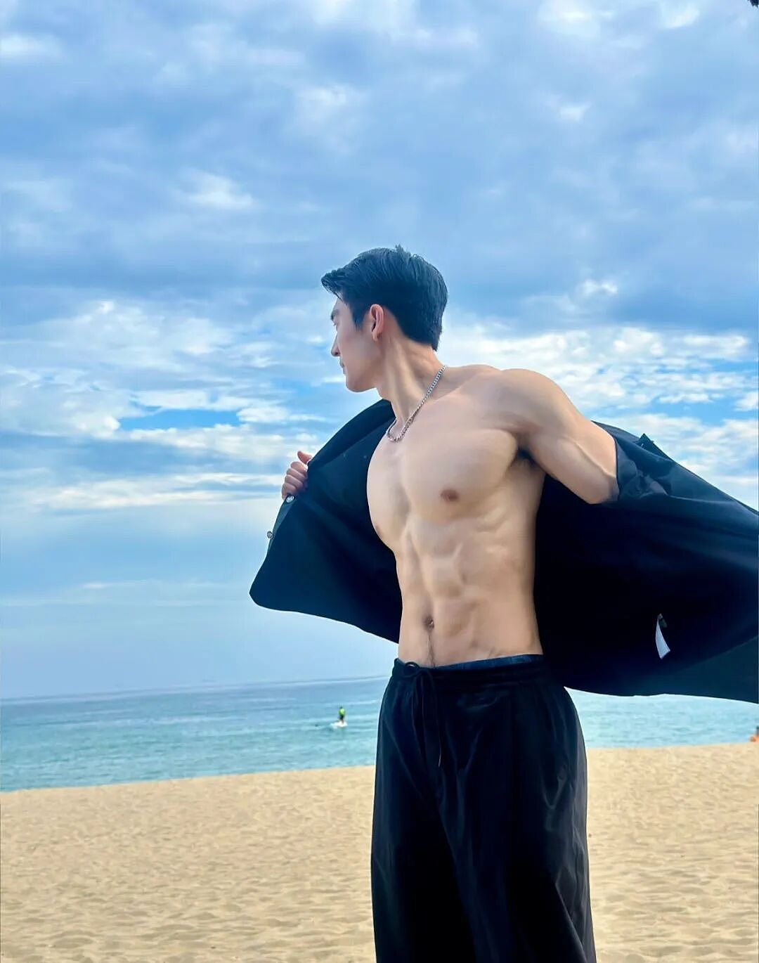 【帅哥】肌肉猛男类型人夫奶爸，网友辣评：看的直流口水...（组图） - 6