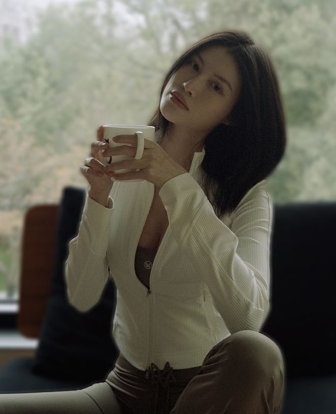 何穗首晒产后美照!身材苗条丰满,被质疑传递焦虑,本人连忙删图(组图) - 6