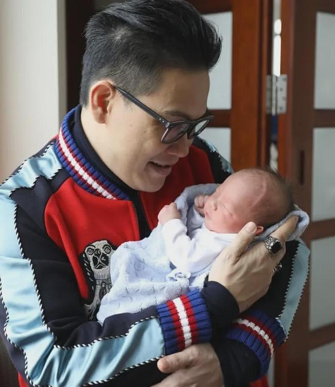 苏永康被曝出轨！与女子十指紧扣举止亲密，劣迹太多网友呼吁封杀（组图） - 7