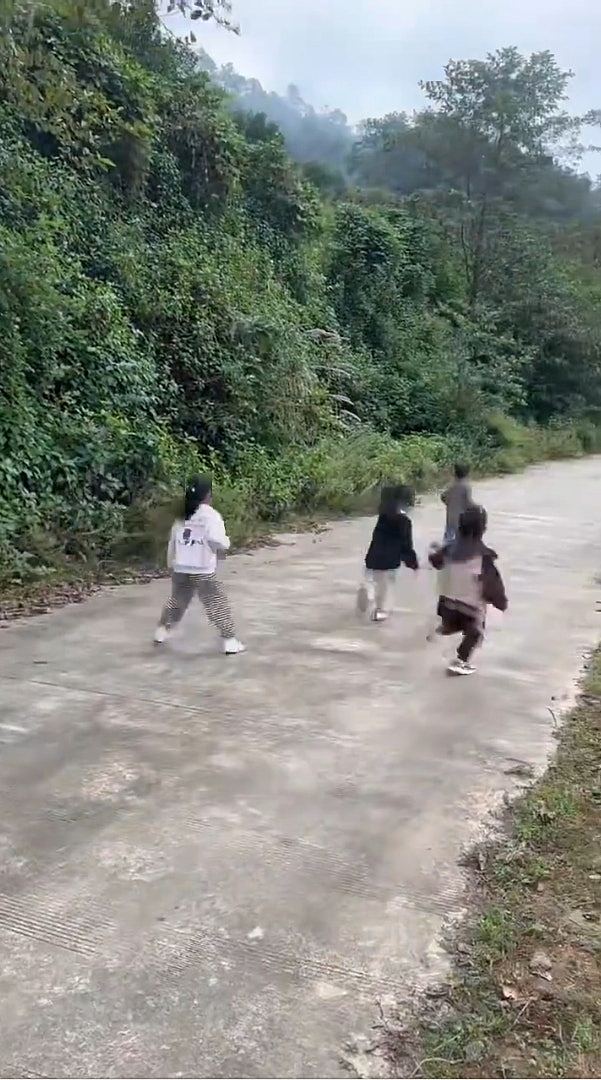 四川“野人小孩”风波:男童已习惯穿衣服,父母未参与邪教组织(组图) - 3