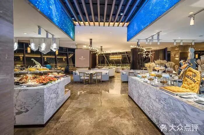 五星级酒店推“剩菜盲盒”:40元1份,大闸蟹、生蚝、牛肉、甜品均可选,但只有晚上15分钟可用(组图) - 3