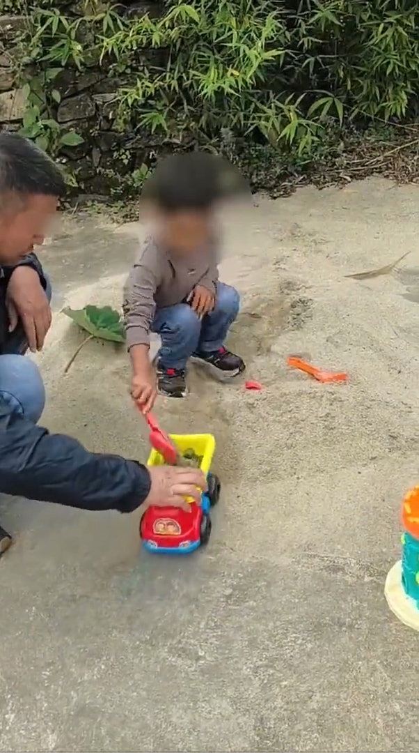 四川“野人小孩”风波:男童已习惯穿衣服,父母未参与邪教组织(组图) - 10
