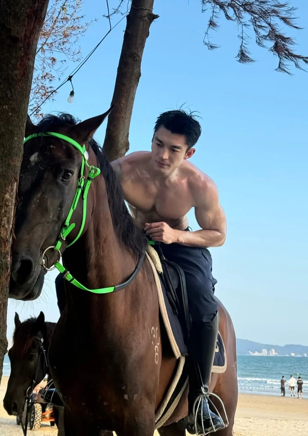 【帅哥】肌肉猛男类型人夫奶爸，网友辣评：看的直流口水...（组图） - 5