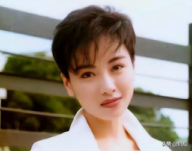 她比黎姿还美，迷倒郭富城，却在巅峰时期隐退，如今生活怎么样了（组图） - 4
