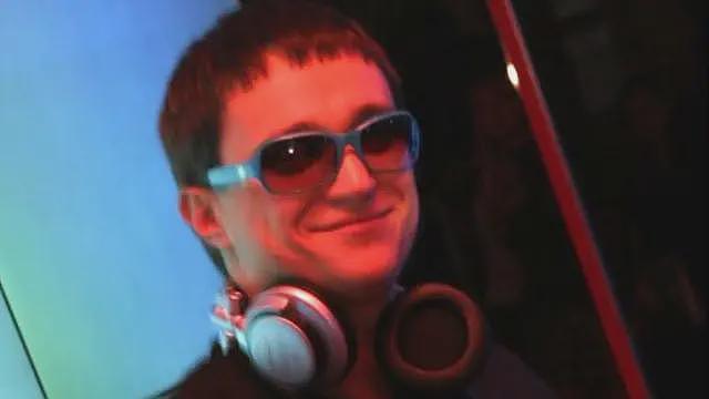 昔日美国FBI头号通缉黑客狱中直面BBC记者（组图） - 3