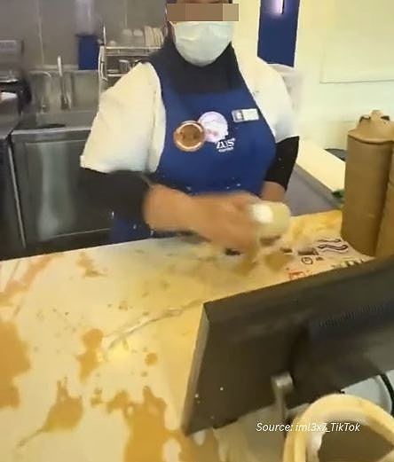 疑不满制作速度慢，中国籍女顾客与大马店员口角后甩杯子泼咖啡（视频/组图） - 6