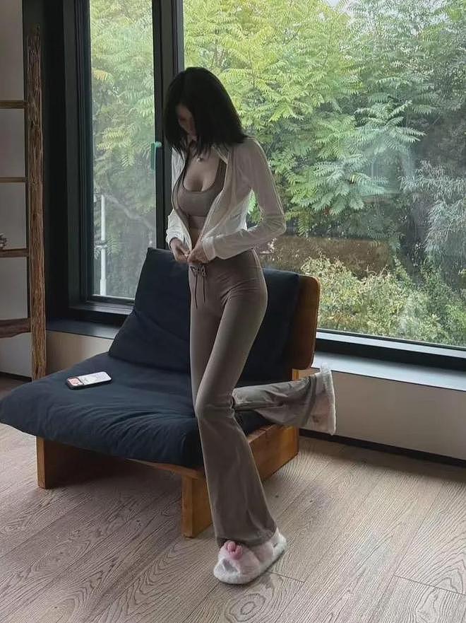 何穗首晒产后美照!身材苗条丰满,被质疑传递焦虑,本人连忙删图(组图) - 7