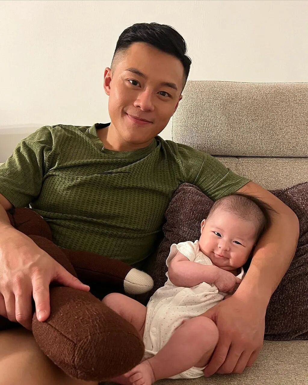 恭喜!32岁TVB男演员宣布再做爸爸,与太太愿望达成三年抱三(组图) - 5