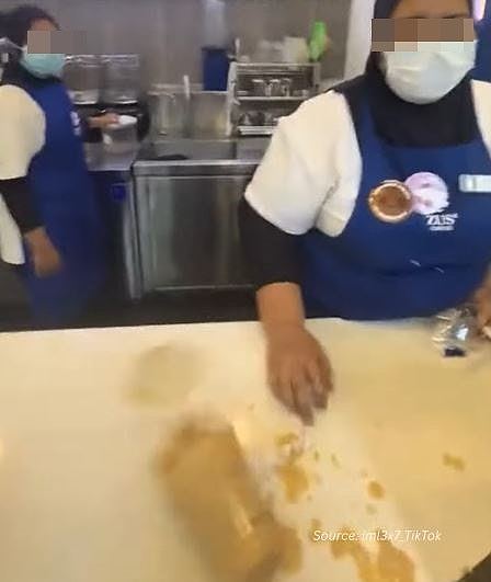 疑不满制作速度慢，中国籍女顾客与大马店员口角后甩杯子泼咖啡（视频/组图） - 3