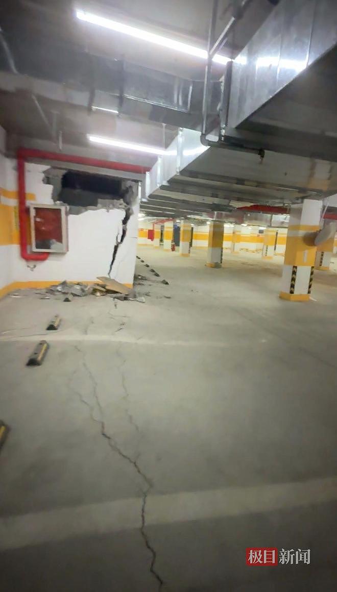 小区车库沉降墙体开裂，所涉楼栋有业主未搬离：要退房（组图） - 3