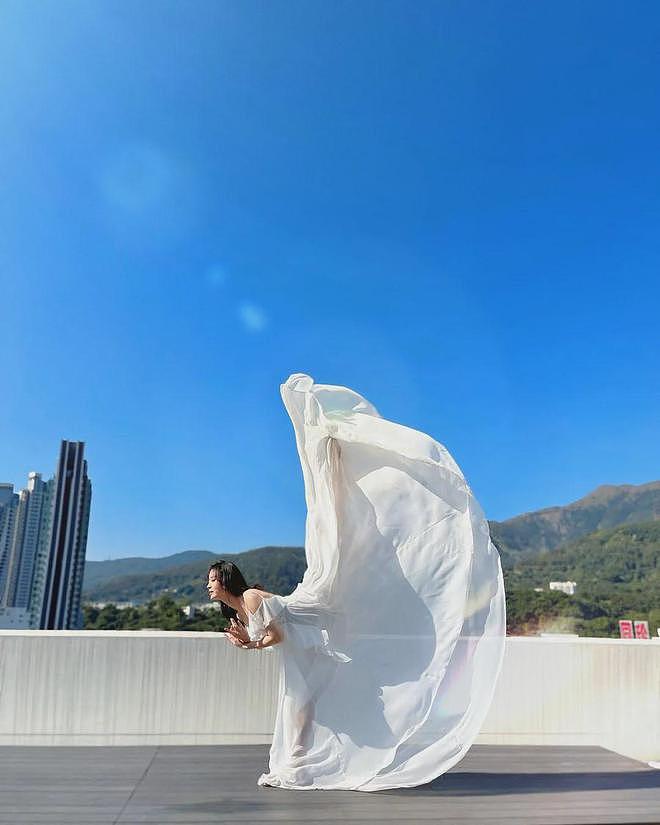 【美女】好美好性感,酥胸半露大秀事业线,性感撩人,这身材冲击力十足(组图) - 3