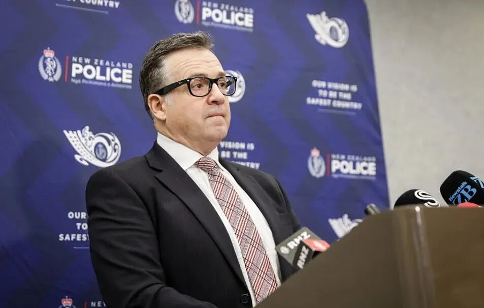 新西兰警界爆炸性丑闻:腐败、恋童、出轨!前高层全“翻车”,150页调查书揭露潜规则(组图) - 17