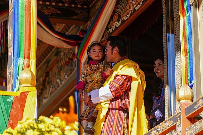 不丹老国王庆祝70岁寿辰，四个妻子齐亮相，印度总理莫迪亲临捧场（组图） - 5