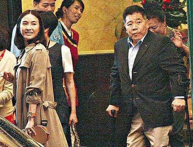 罕见露面的黎姿：曾被张柏芝怒赞最美，事业第二春时退圈后悔吗（组图） - 27